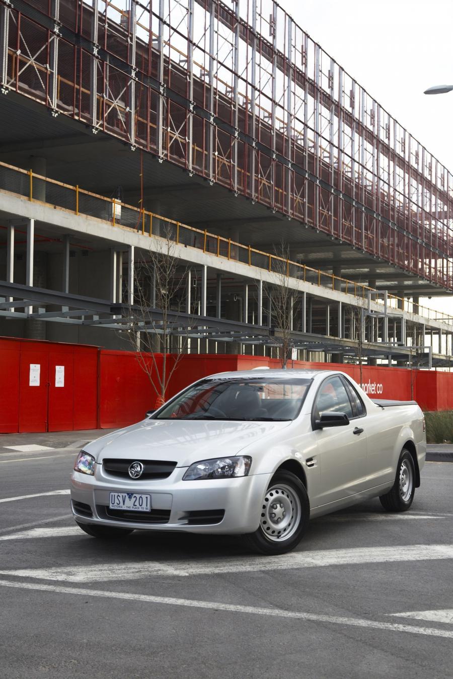  Holden Commodore VE Omega Ute 2007 года  (фото 14 из 23)